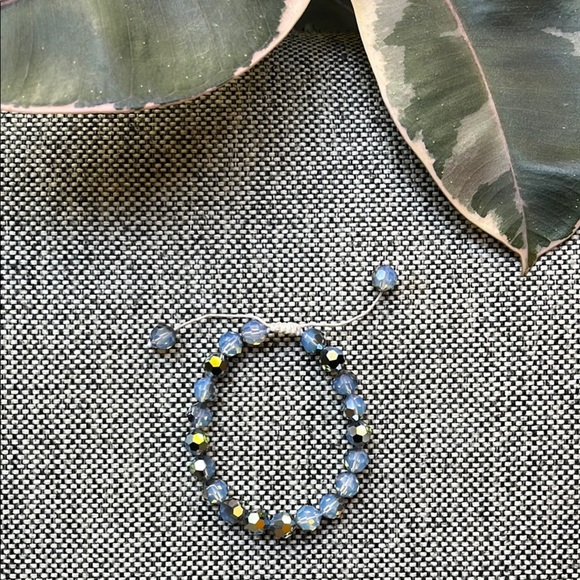 🌙 Y2K Vintage Circa 2006 Iridescent Beaded Tie String Bracelet ✨ - Picture 3 of 17